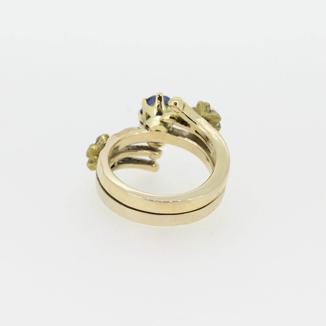 Sapphire Ring with Daisys