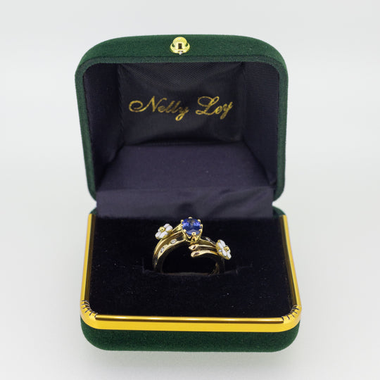 Sapphire Ring with Daisys