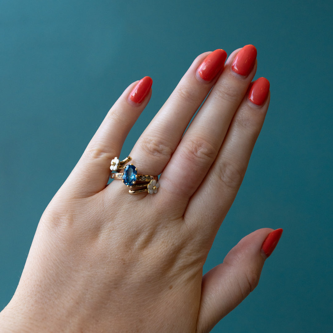 Sapphire Ring with Daisys