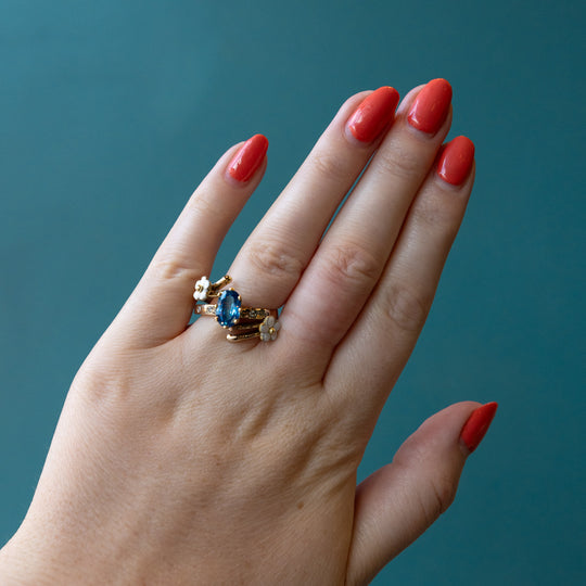 Sapphire Ring with Daisys