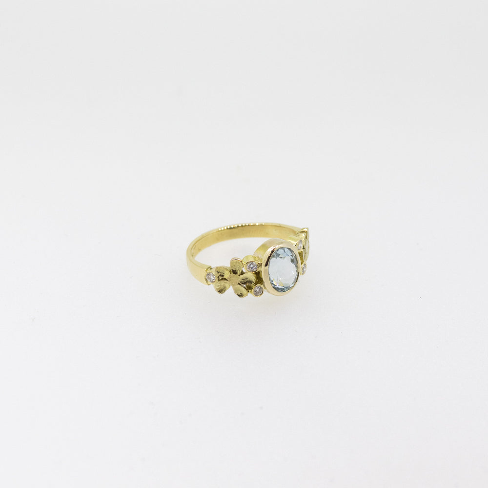18ct Gold Aquamarine & Diamond Ring