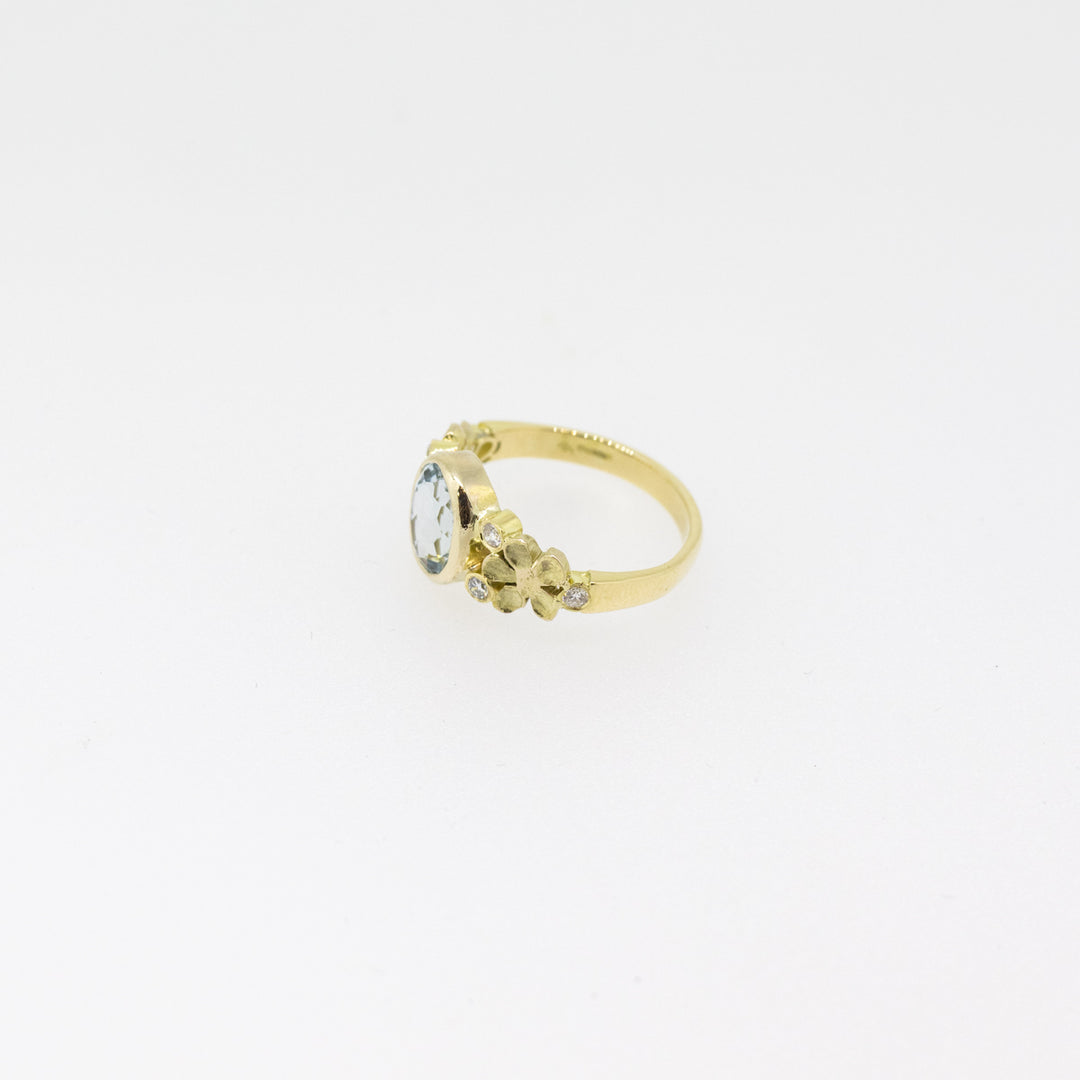 18ct Gold Aquamarine & Diamond Ring