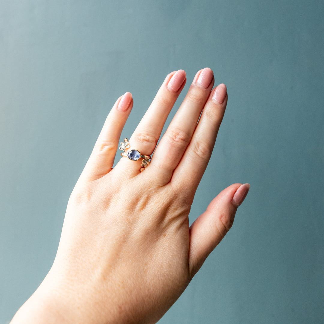 9ct Gold Blue Sapphire & Diamond Blue Ring