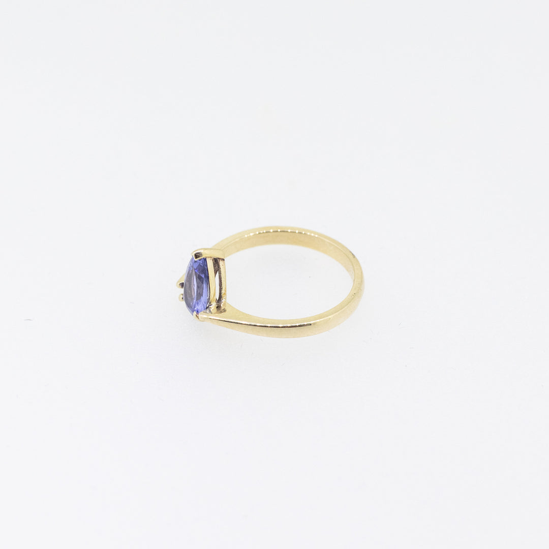 9ct Gold Sri Lankan Blue Sapphire Ring