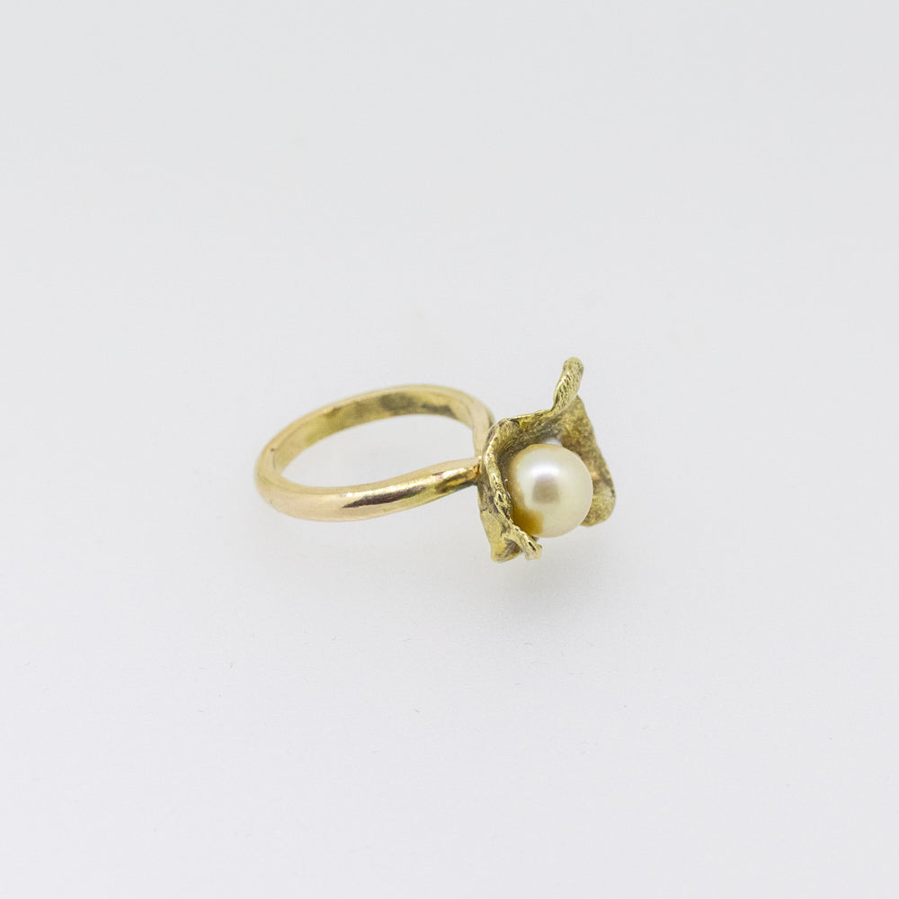 9ct Gold Freshwater & Akoya Pearl Ring