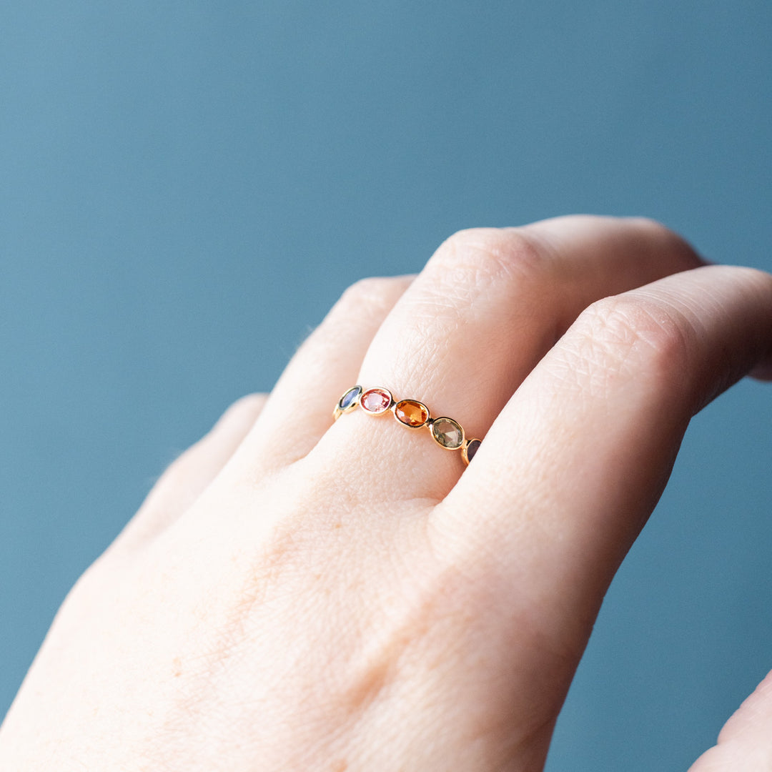 18ct Gold Rainbow Sapphire Ring