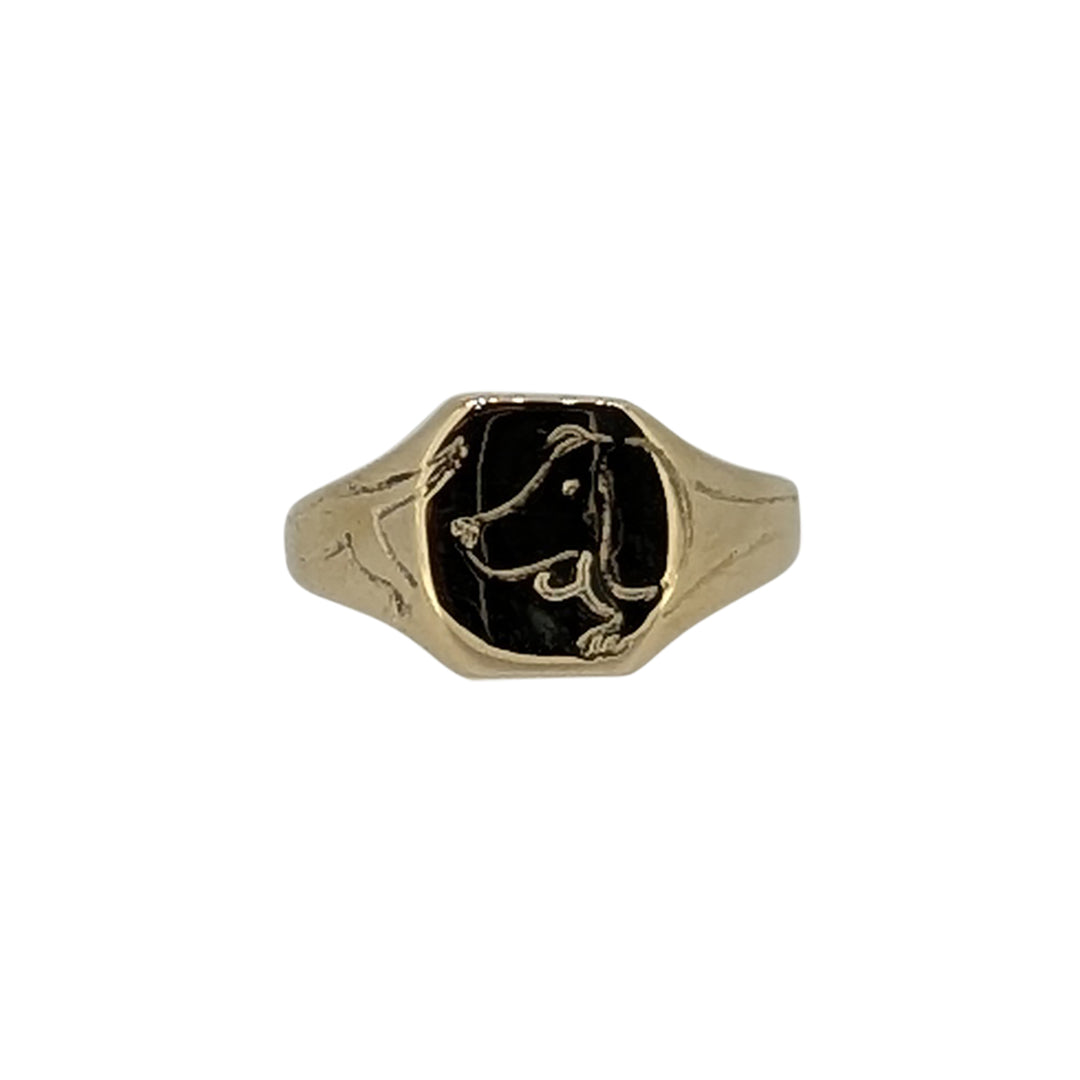 9ct Gold Dachshund Signet Ring – Bespoke Engraved Sausage Dog Pet Ring