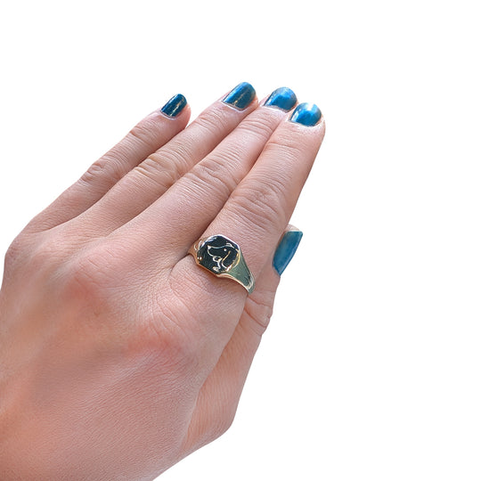 9ct Gold Dachshund Signet Ring – Bespoke Engraved Sausage Dog Pet Ring