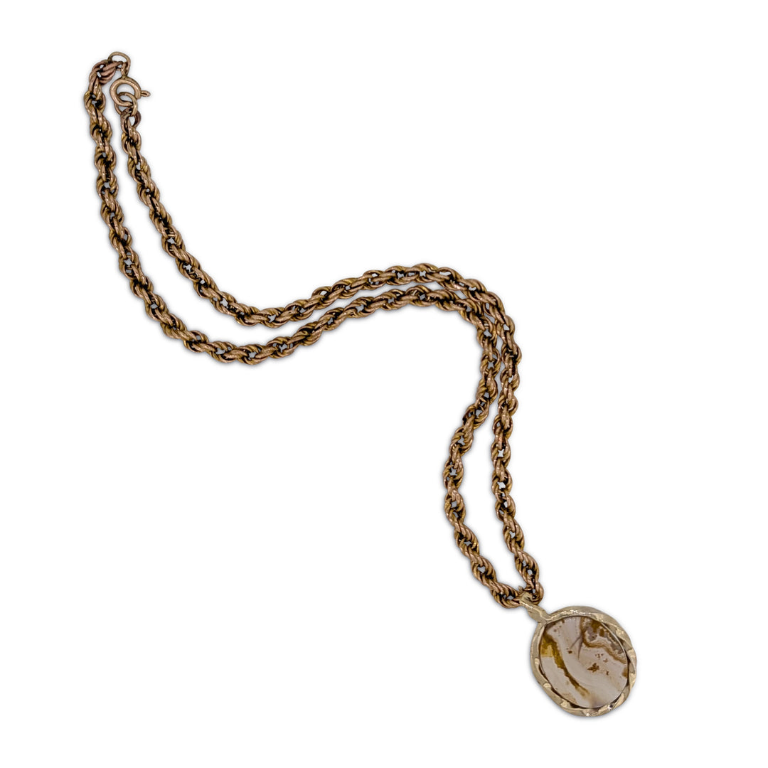 9ct Gold Memorial Ashes Pendant – Twisted Wire Design with Chain