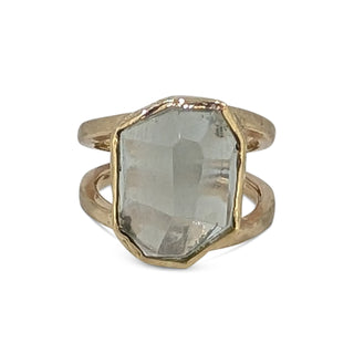 Contemporary 9ct Yellow Gold Aquamarine Ring – Light Blue Stone