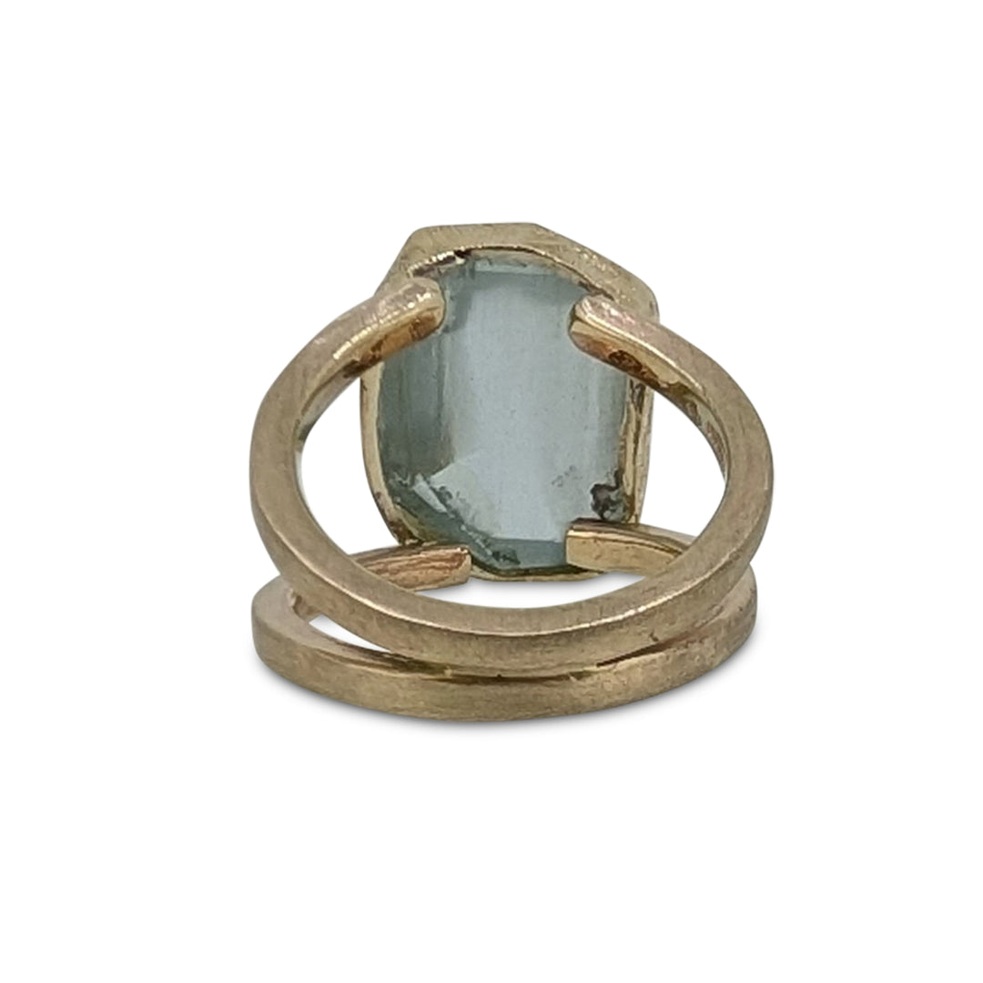 Contemporary 9ct Yellow Gold Aquamarine Ring – Light Blue Stone