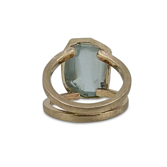 Contemporary 9ct Yellow Gold Aquamarine Ring – Light Blue Stone
