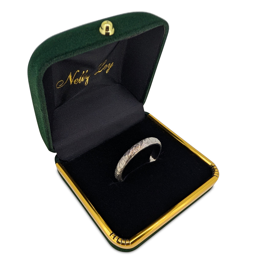 Heavyweight 9ct White Gold Wedding Band – Hammered Finish