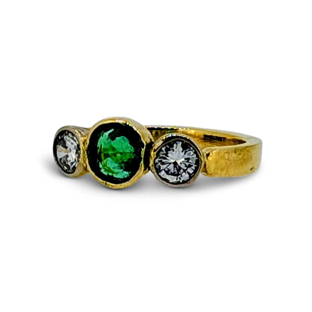 Natural Colombian Emerald Ring in 18ct Yellow Gold with Diamonds