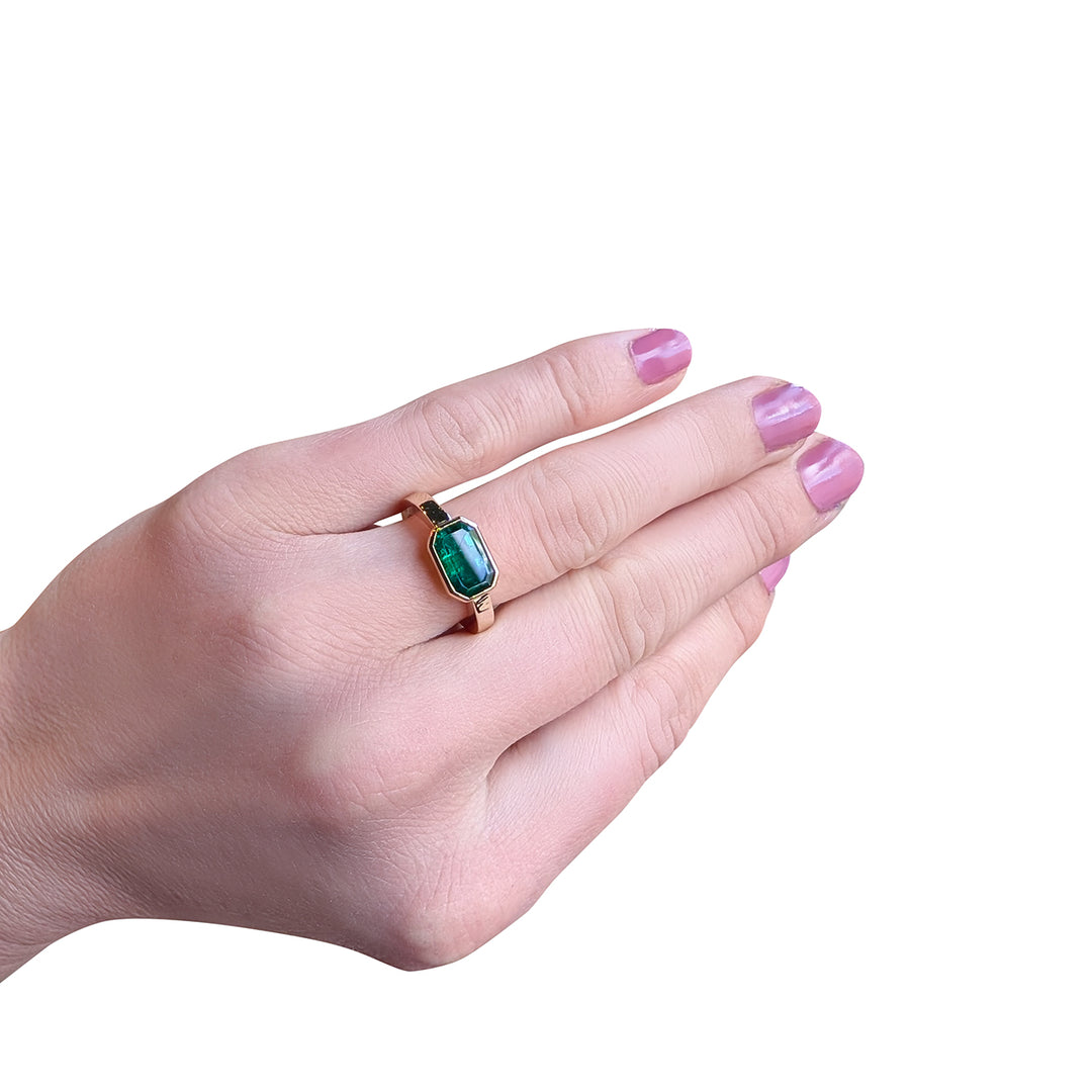 18ct Yellow Gold Colombian Emerald Ring – 2ct Natural Gemstone