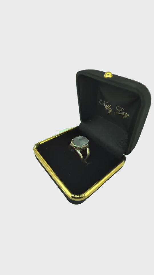 Contemporary 9ct Yellow Gold Aquamarine Ring – Light Blue Stone